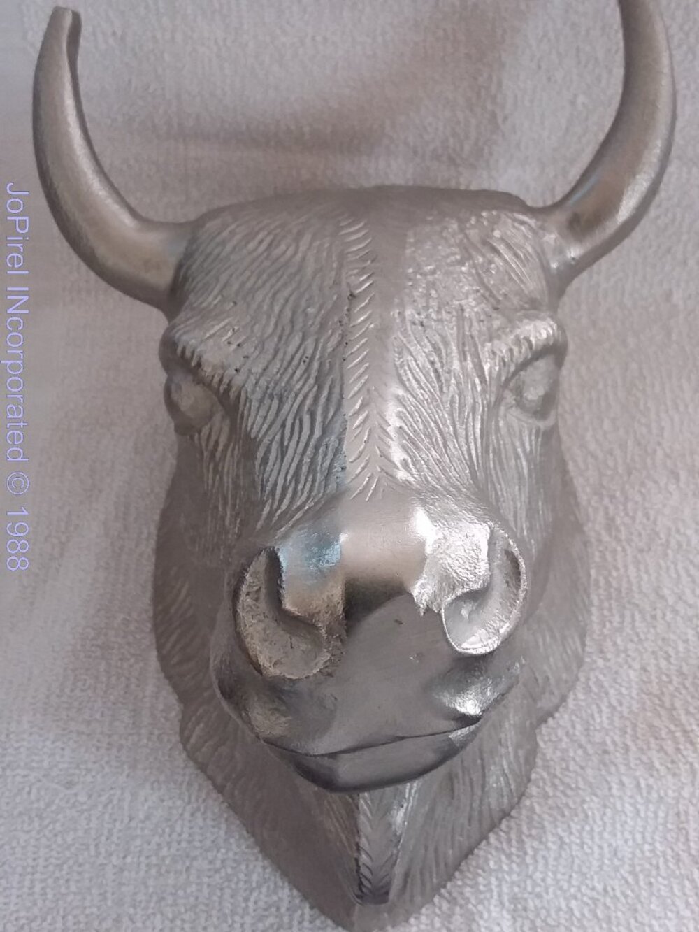 Silver Metal Horned Bull Head Cast Figure